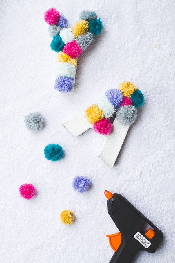 DIY-POM-POM-Yarn-Letters-6